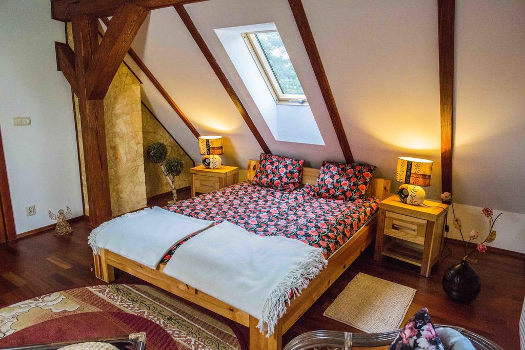 Willa nad Popradem Bed and Breakfast Piwniczna-Zdroj Exteriör bild